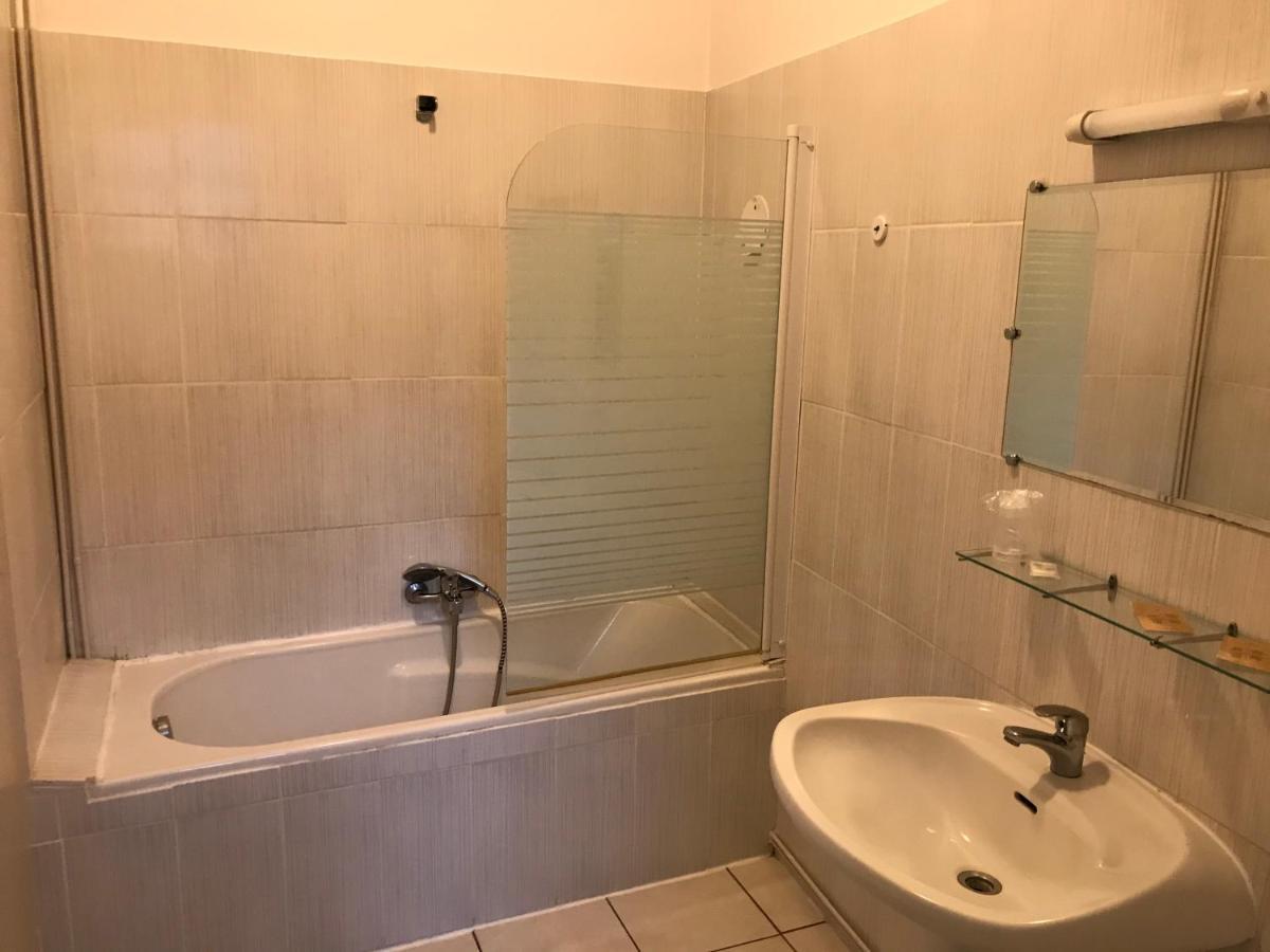 Hotel De La Gare Châteauroux Εξωτερικό φωτογραφία
